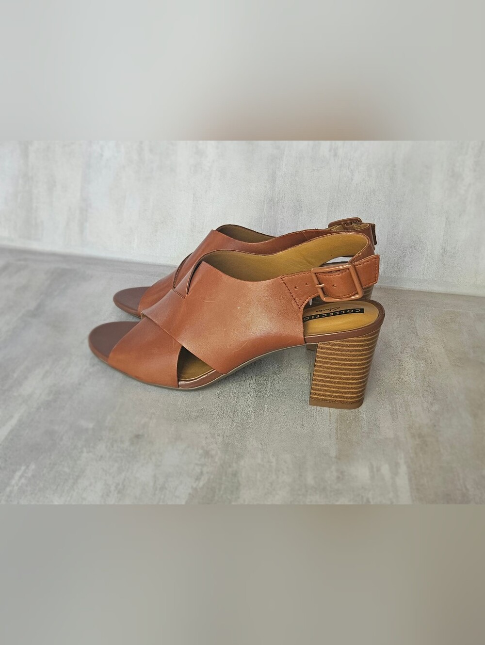 Clarks Collection Women’s Deva Janie Tan Leather Block Heel Sandals Size US 9 M - Picture 3 of 13